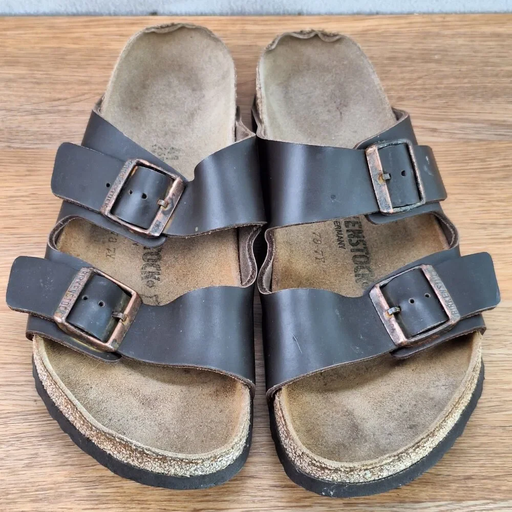 Birkenstock Arizona Birko-Flor Sandals.  Germany 41 men 8 women 10 dark brown